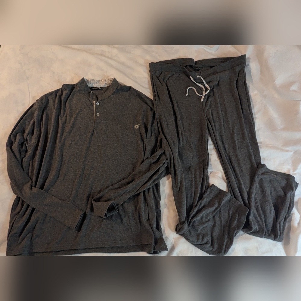Qatar Airways Pajamas  Lounge Wear Set L/S Shirt & Pants Men's Size XXL  Gray